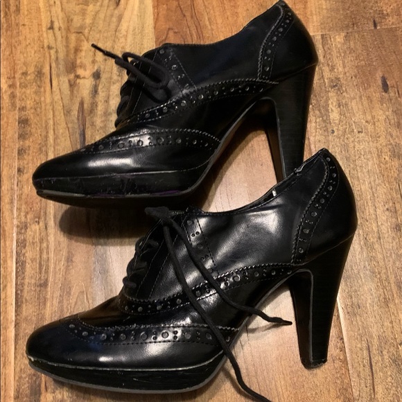 Bongo lace up Oxford heels. - Picture 3 of 4